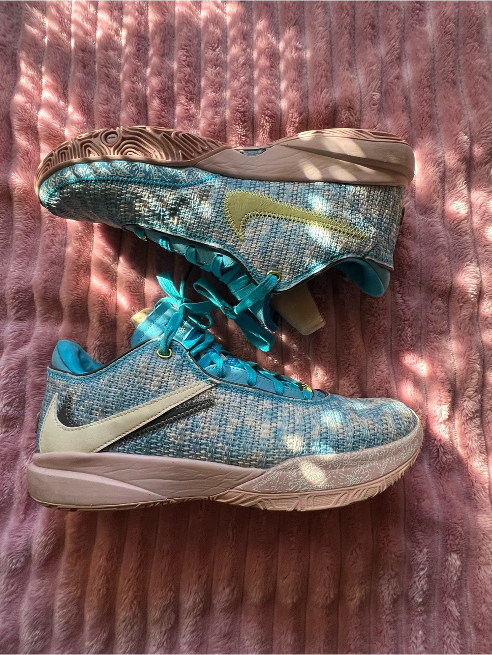 Lebron XX Low-Top Athletic Sneakers with Cream Swoosh
